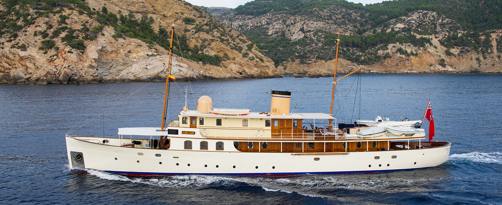 LVSsRPzURRW8IqsAU4NN_Fair-Lady-yacht-for-sale-credit-Amy-Murrell social media marketing for yacht-charter industry